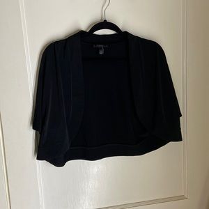 Black shirt sleeve crop jacket